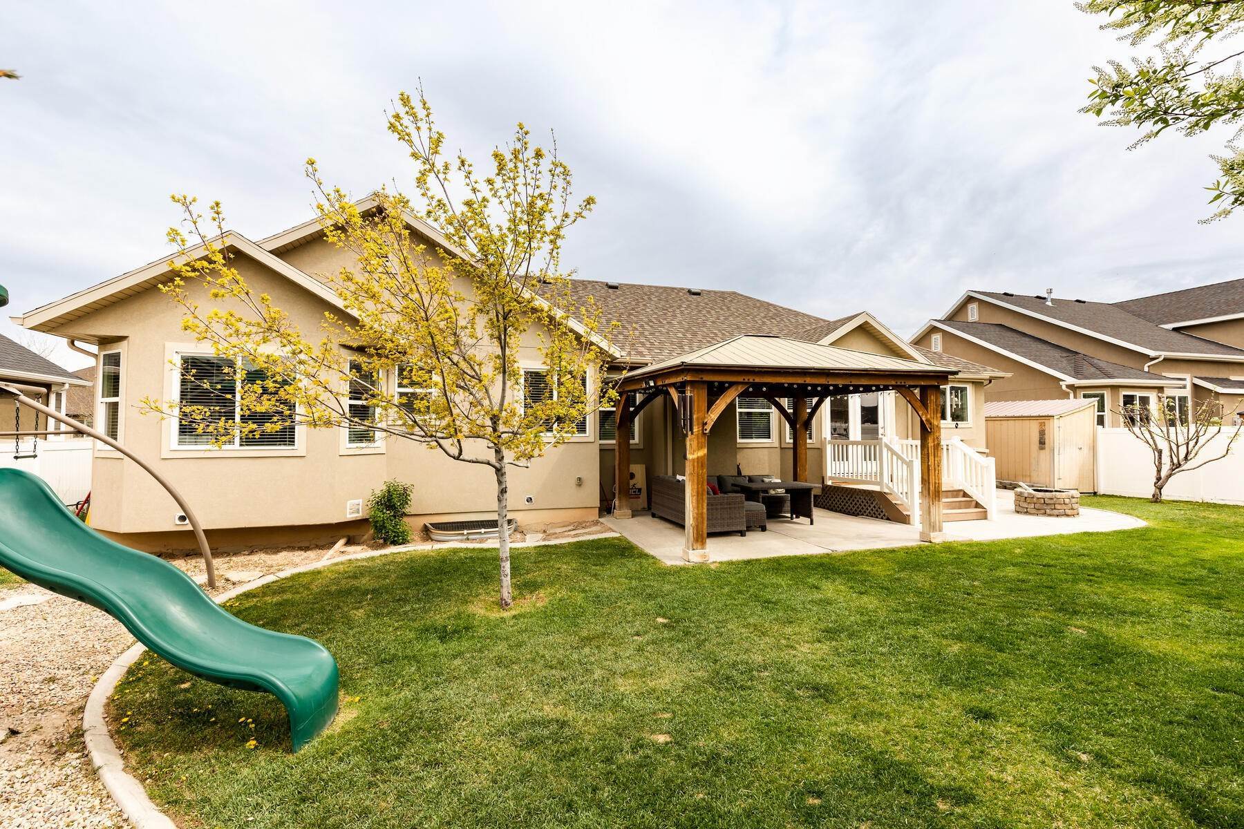 32. Single Family Homes for Sale at Sierra Park Success 1982 E 130 N Spanish Fork, Utah 84660 United States