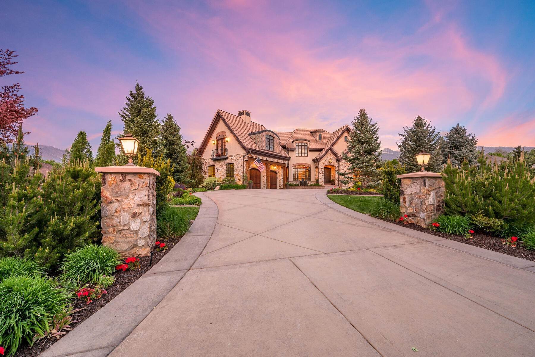 49. Single Family Homes for Sale at Luxurious Tuscan Inspired Chateau 7895 Cabellero Dr Cottonwood Heights, Utah 84093 United States