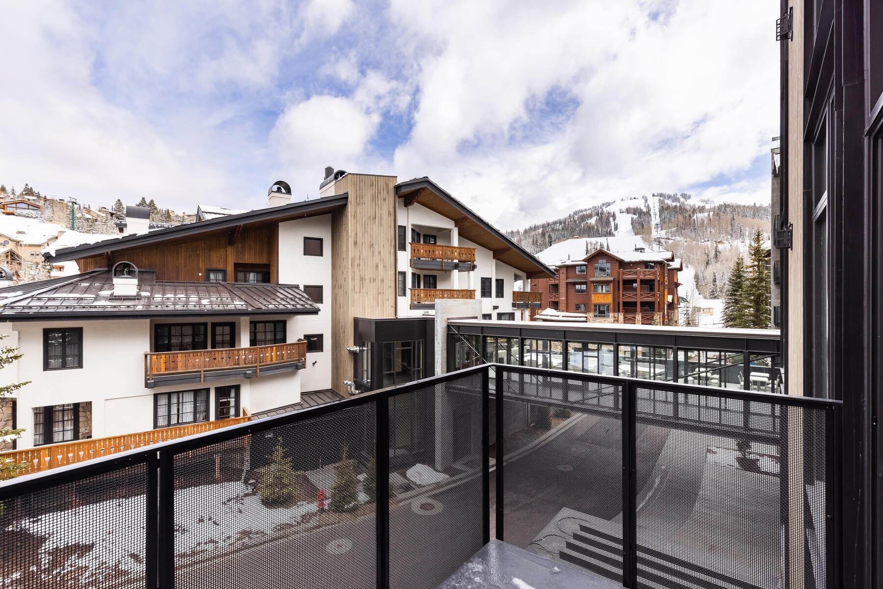 24. Condominiums for Sale at Auberge Resorts Collection Luxury Residences in Deer Valleys Silver Lake Village 7520 Royal Street, Unit 322 Park City, Utah 84060 United States