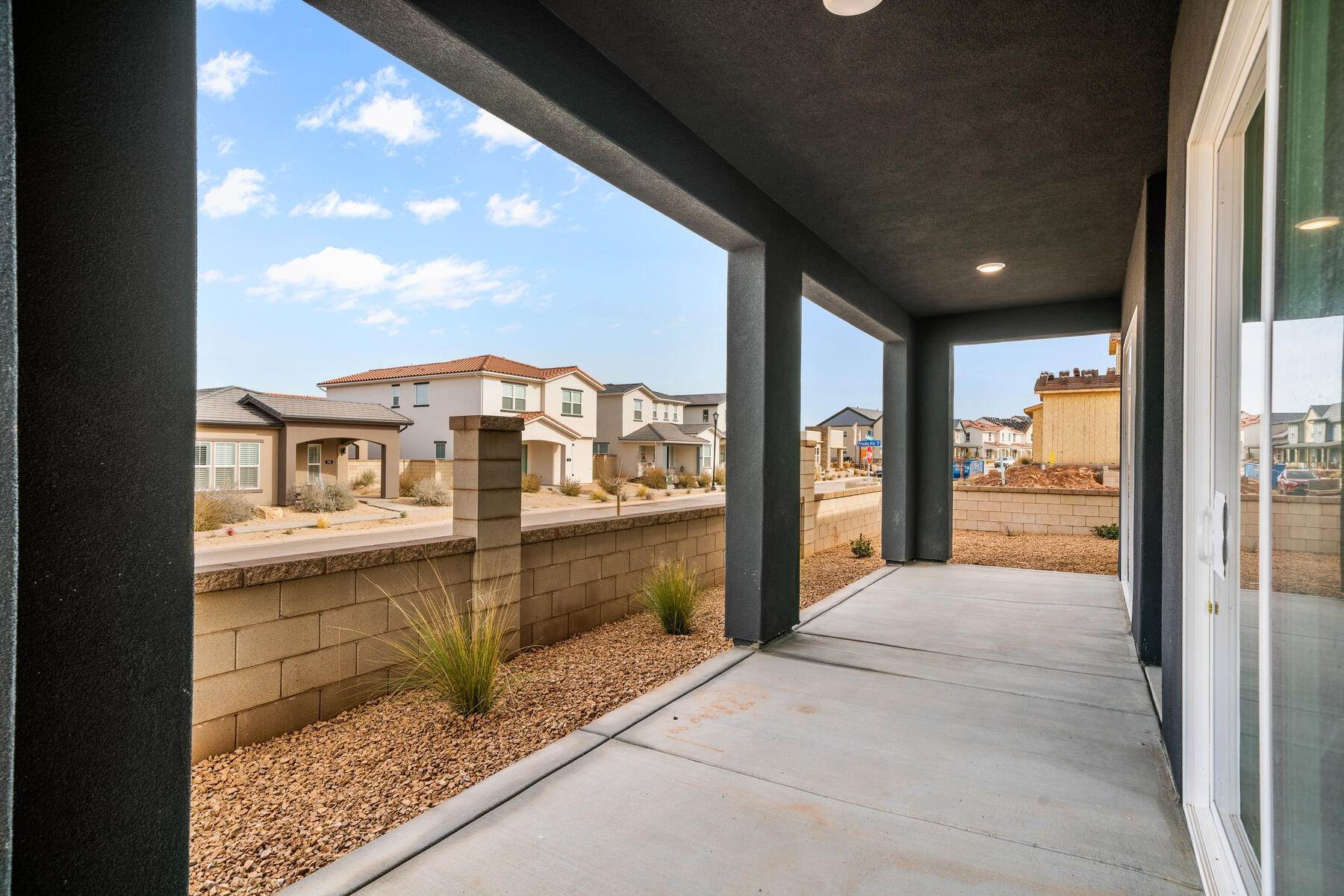25. Single Family Homes for Sale at New Southwestern Contemporary Homes With Incredible Amenities in St. George 5621 S Adobe Sun Drive, Lot 1 Block 17 St. George, Utah 84790 United States