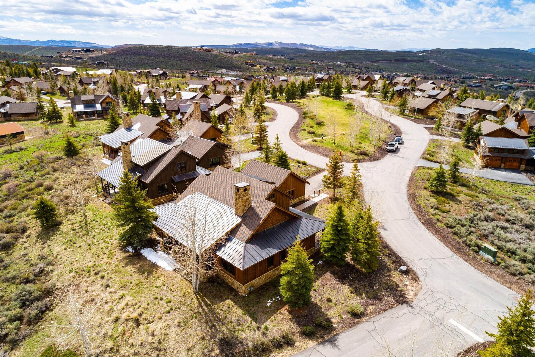 43. Single Family Homes for Sale at Immaculate Trapper's Cabin, Turnkey 3638 Blue Sage Trail Park City, Utah 84098 United States