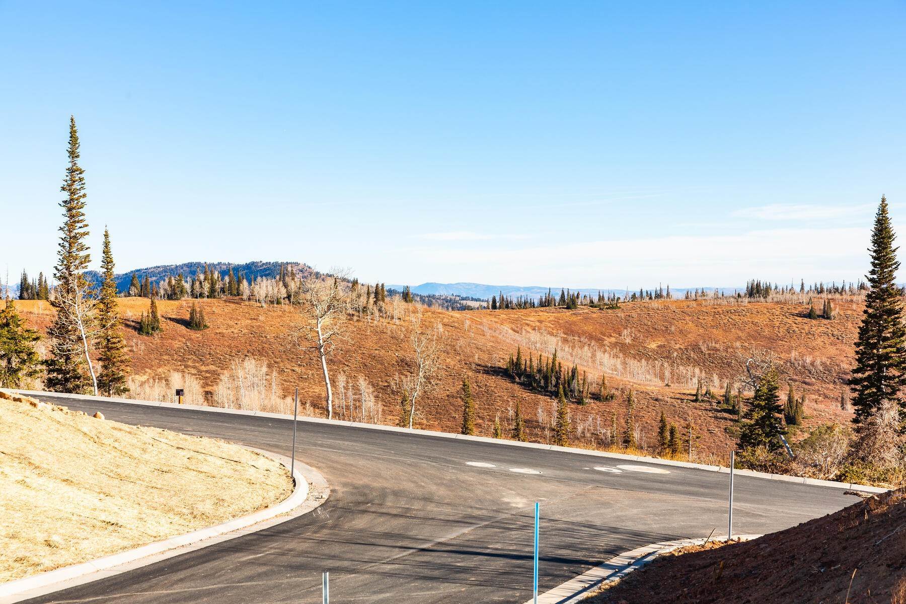 28. Land for Sale at Build Your Dream Home At The Top Of Powder Mountain 8599 E Overlook Drive, Lot 2 Eden, Utah 84310 United States