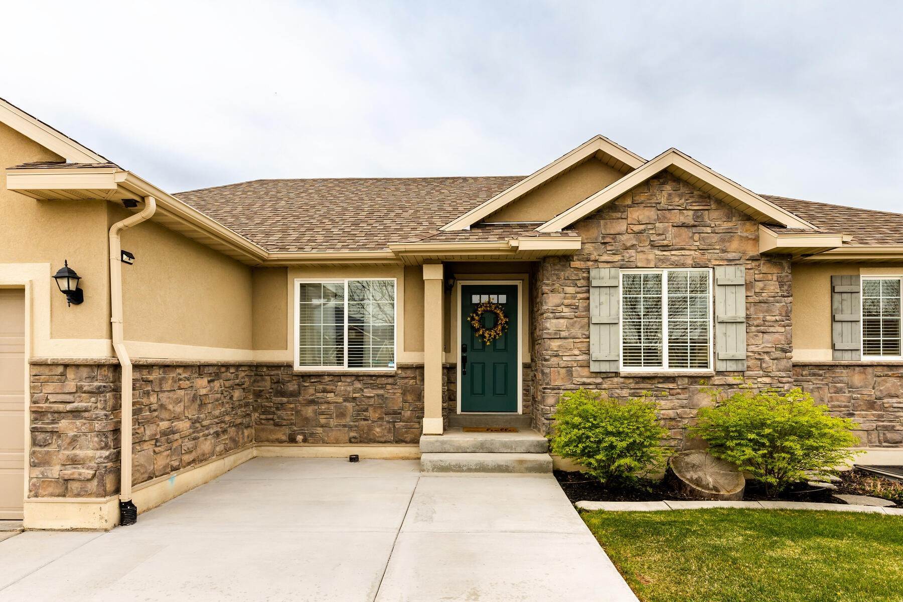 27. Single Family Homes for Sale at Sierra Park Success 1982 E 130 N Spanish Fork, Utah 84660 United States