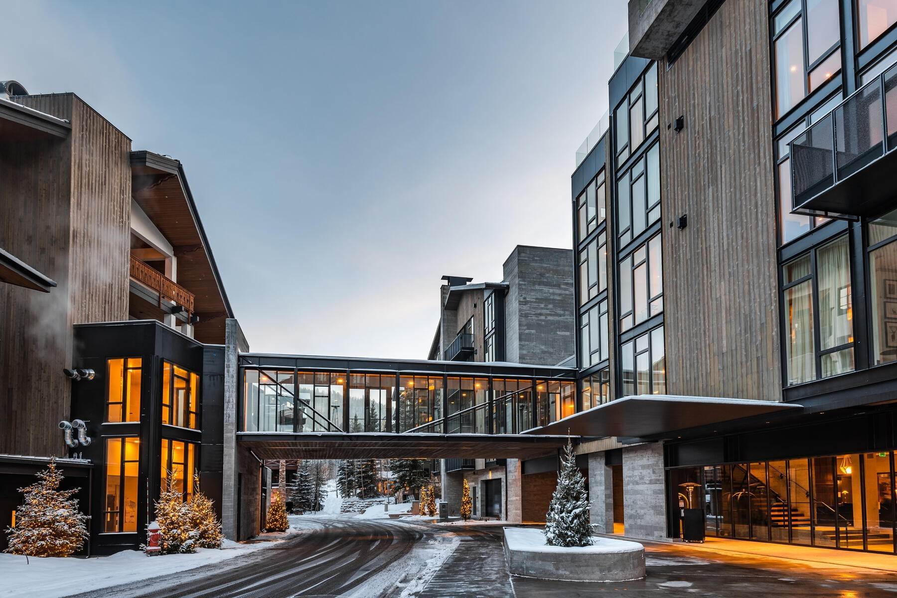 50. Condominiums for Sale at Auberge Resorts Collection Luxury Residences in Deer Valleys Silver Lake Village 7520 Royal Street, #421 Park City, Utah 84060 United States