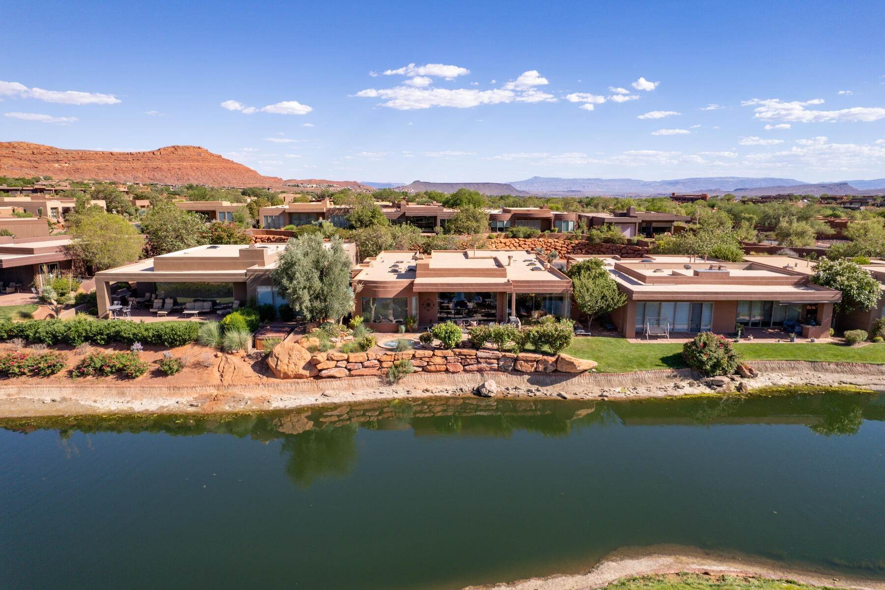 48. Single Family Homes for Sale at Entrada Home Overlooking The Golf Course And Red Mountain Views 2410 W Entrada Trail, #24 St. George, Utah 84770 United States