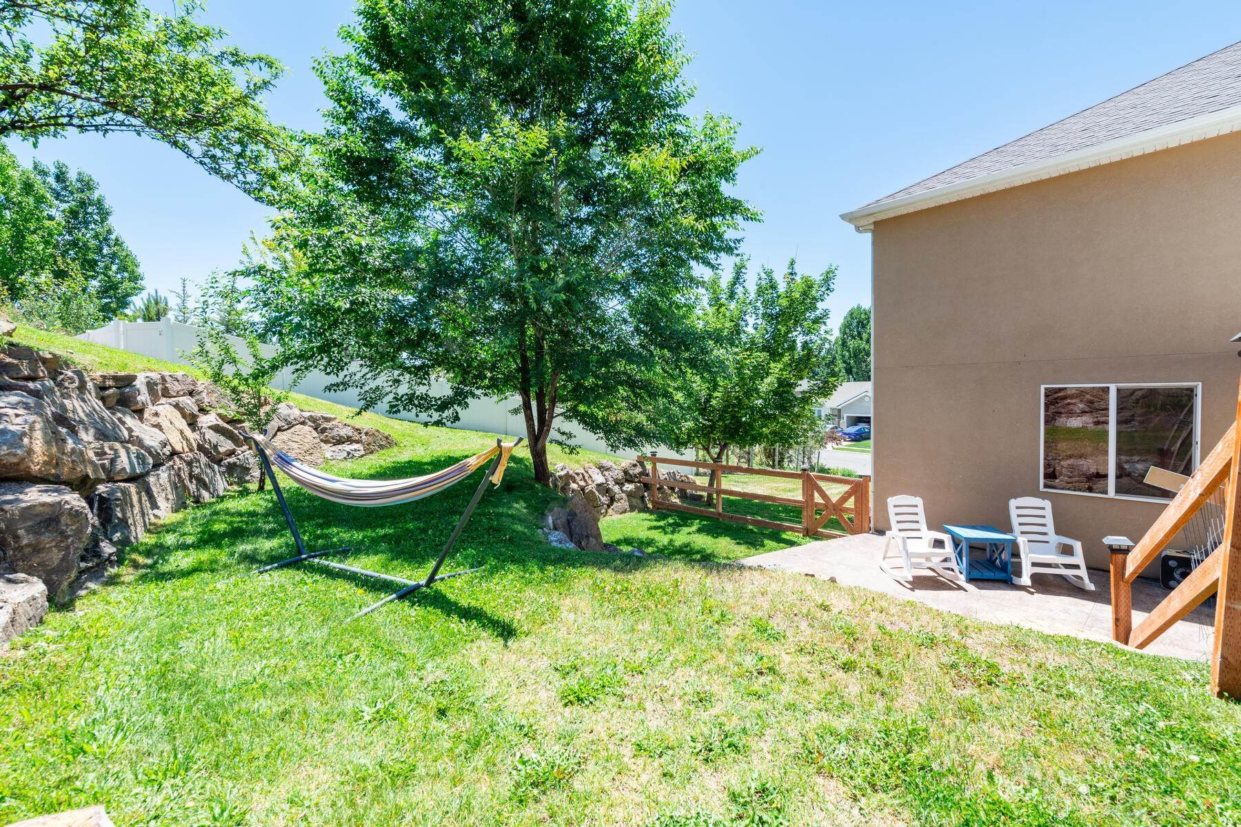 37. Single Family Homes for Sale at Backyard Oasis with Gorgeous Mountain Views! 324 N Waterside Ct Heber, Utah 84032 United States