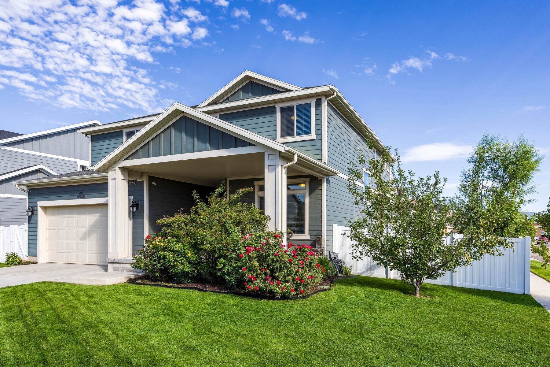 42. Single Family Homes for Sale at Immaculate Home, Beautiful Curb Appeal, and Basement Just Finished! 536 West 1200 South Heber City, Utah 84032 United States