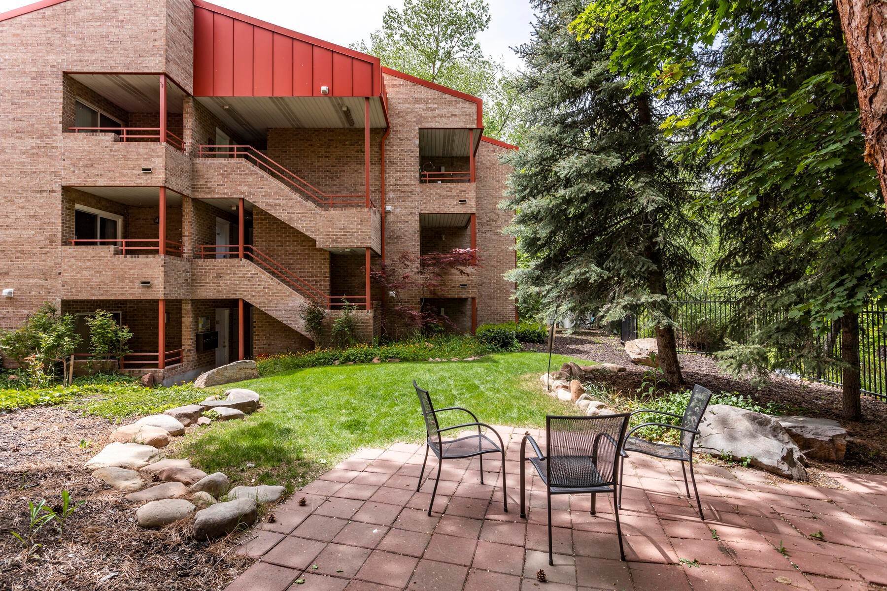 25. Condominiums for Sale at Perfect Location, Updated 1 BD, Mature Trees & Creek, Private Balcony & Carport 4842 S Highland Circle, 610 Holladay, Utah 84117 United States
