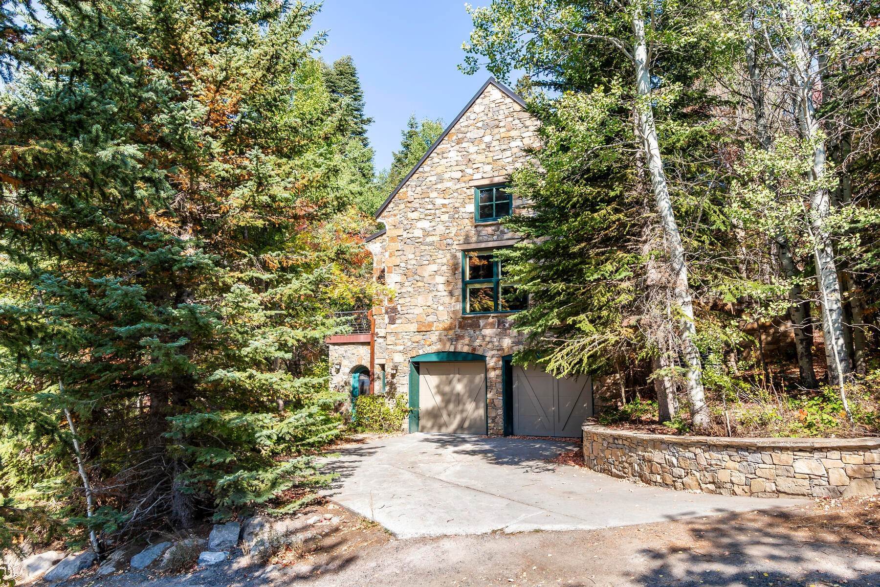 2. Single Family Homes for Sale at Spectacular Mountain Retreat Just 2 miles Above Sundance Mountain Resort 9267 N Mile 23 Sundance, Utah 84604 United States