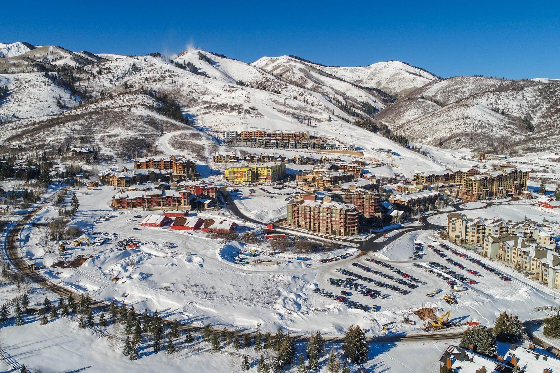 38. Townhouse for Sale at Five Bedroom Ski-In Townhome 3547 Ridgeline Drive Park City, Utah 84098 United States