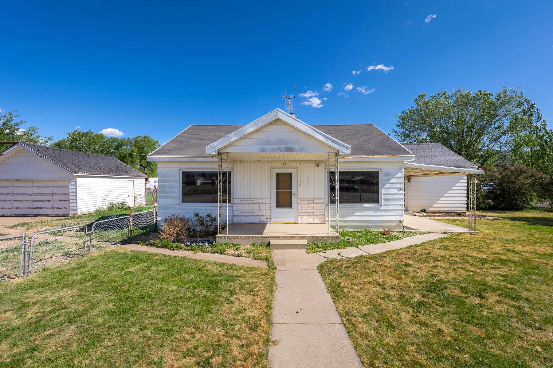 Single Family Homes for Sale at Home and Shop for All of Your Country Toys! 69 E 2200 South Francis, Utah 84036 United States