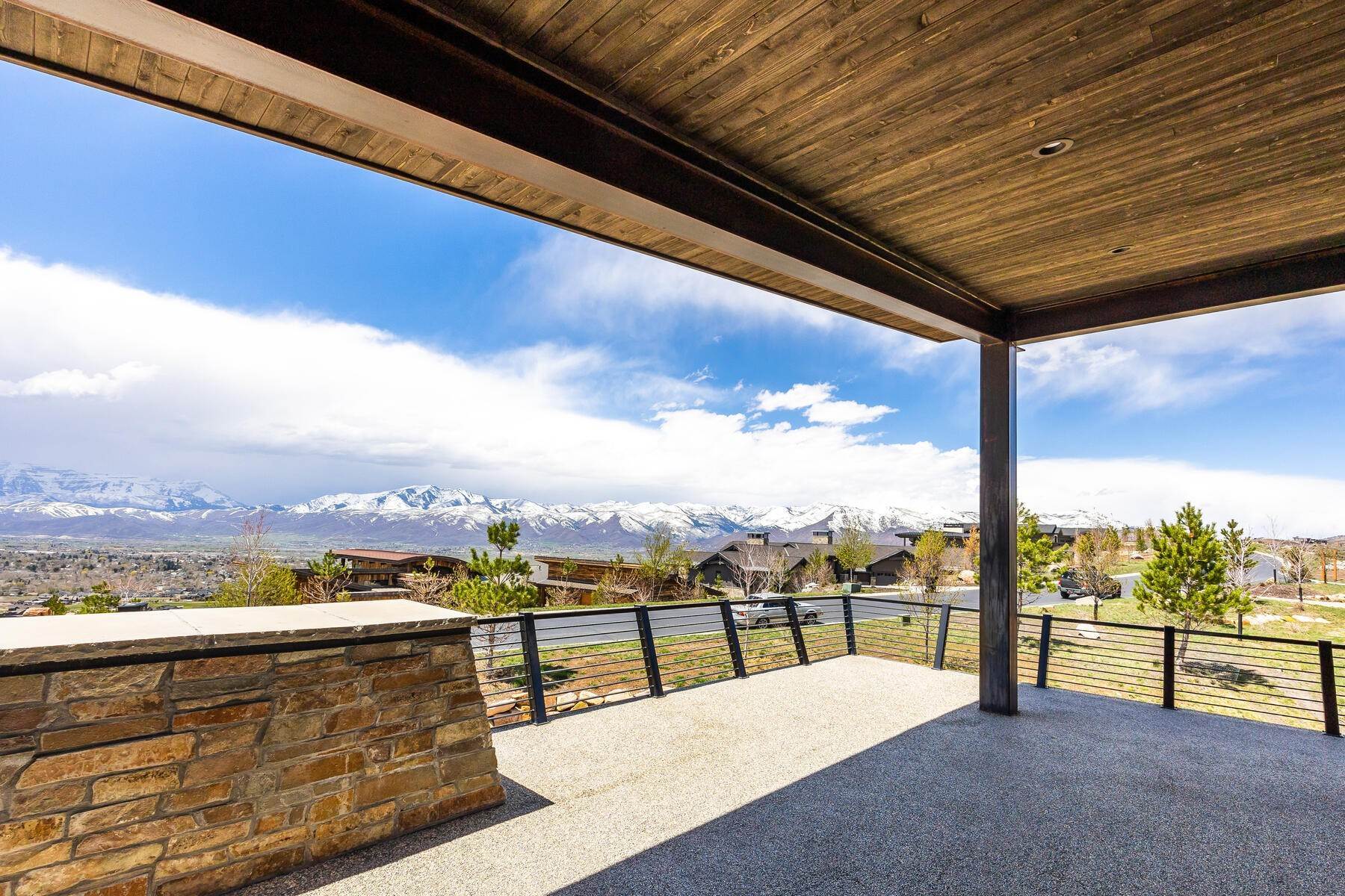 32. Single Family Homes for Sale at Stunning Mountain Modern Home In Red Ledges 942 N Explorer Peak Dr Heber City, Utah 84032 United States