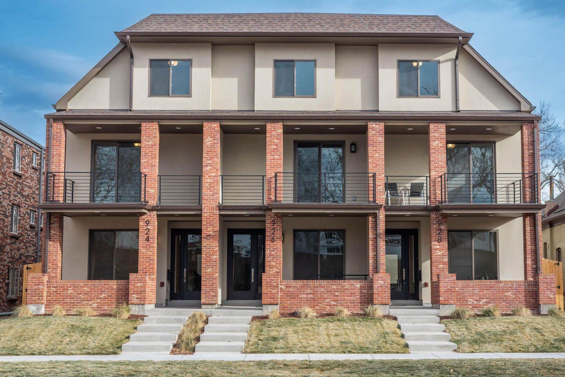 2. Multi-Family Homes for Sale at Stunning new construction West Washington Park Row Home 928 S Logan Street Denver, Colorado 80209 United States