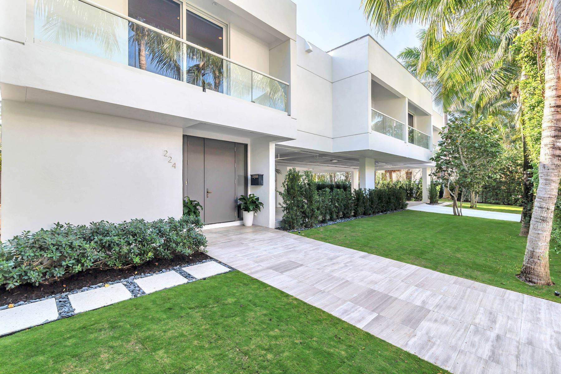 Single Family Homes for Sale at Modern In Town Residence 224 Atlantic Avenue Palm Beach, Florida 33480 United States